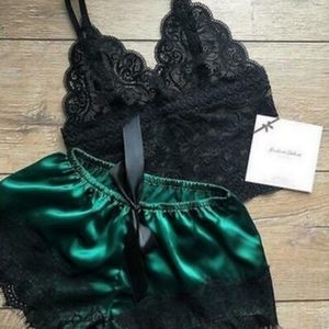 Size 14/16 Womens 2 Piece Satin Lace Sleep Set